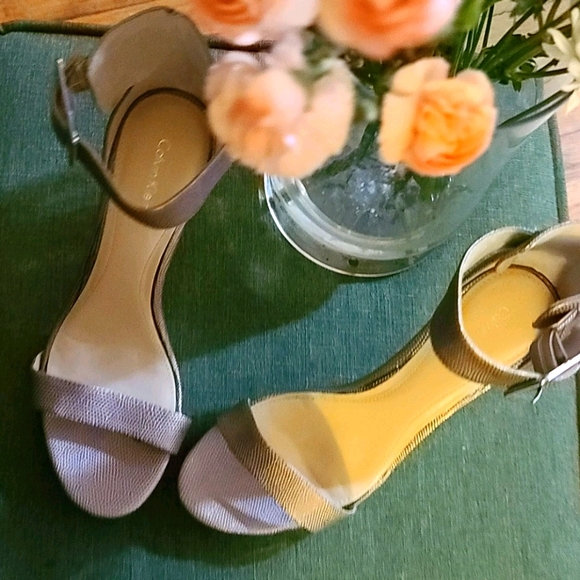 Calvin Klein Vivian Pewter Size 9.5 Heels - Picture 1 of 3